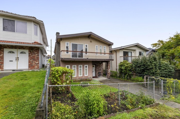 Photo 3 at 3361 William Street, Renfrew VE, Vancouver East