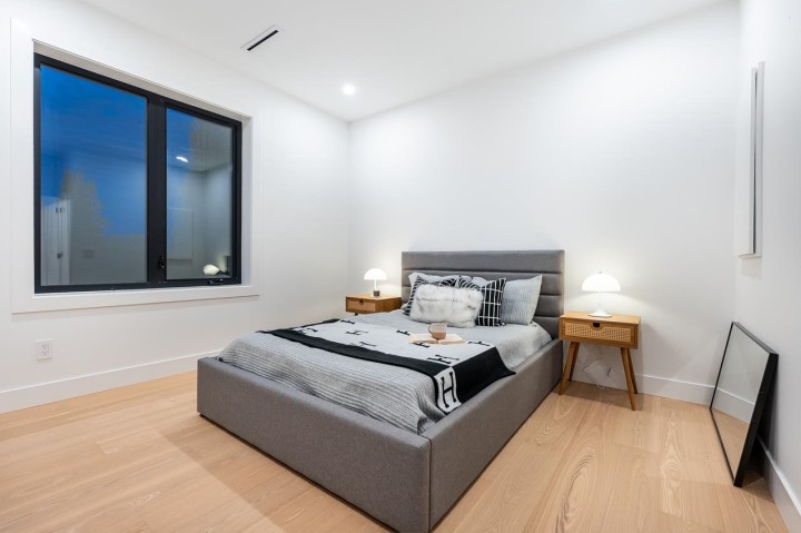 Photo 16 at 4675 St. George Street, Fraser VE, Vancouver East