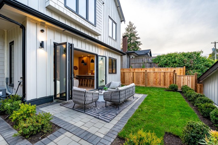 Photo 5 at 4675 St. George Street, Fraser VE, Vancouver East