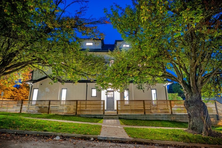 Photo 10 at 4675 St. George Street, Fraser VE, Vancouver East