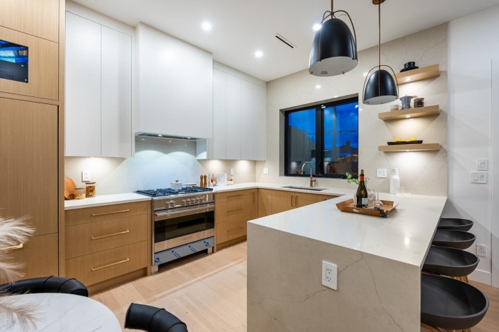 Photo 8 at 4675 St. George Street, Fraser VE, Vancouver East