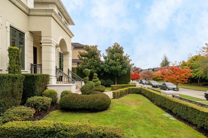 Photo 2 at 1461 W 47th Avenue, South Granville, Vancouver West