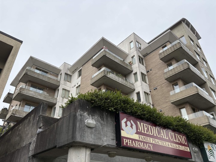 Photo 2 at 204 - 137 W 17th Street, Central Lonsdale, North Vancouver