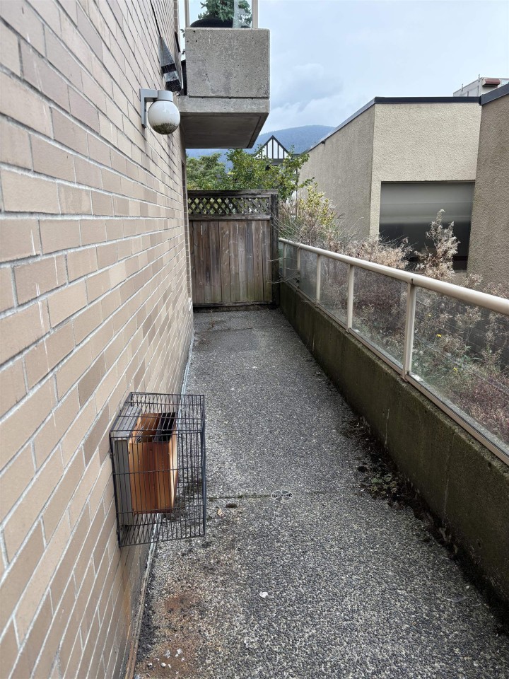 Photo 13 at 204 - 137 W 17th Street, Central Lonsdale, North Vancouver