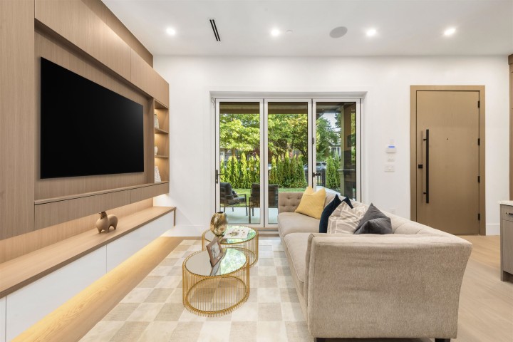 Photo 4 at 1 - 847 E 10th Avenue, Mount Pleasant VE, Vancouver East