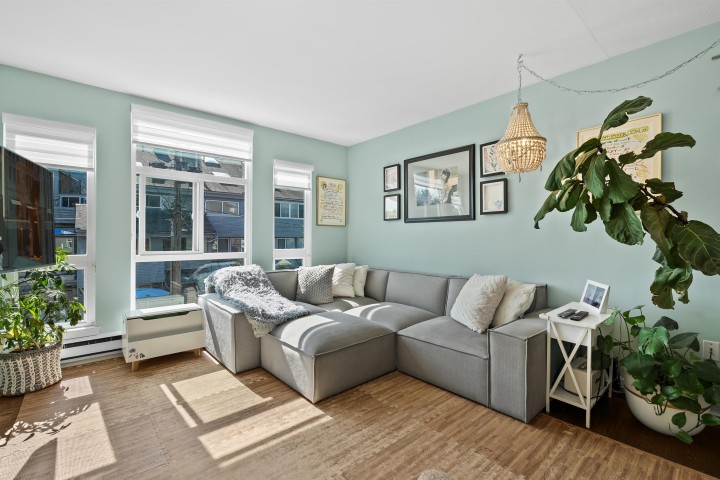 Photo 12 at 305 - 2110 Cornwall Avenue, Kitsilano, Vancouver West