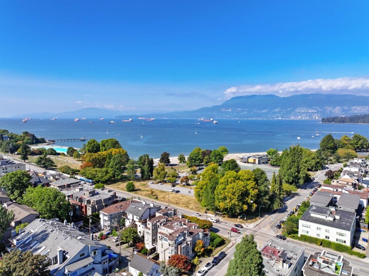 Photo 36 at 305 - 2110 Cornwall Avenue, Kitsilano, Vancouver West
