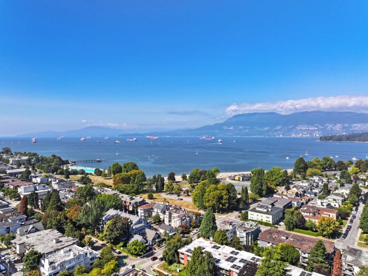 Photo 37 at 305 - 2110 Cornwall Avenue, Kitsilano, Vancouver West