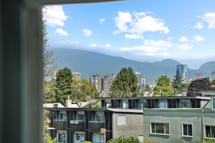 Photo 29 at 305 - 2110 Cornwall Avenue, Kitsilano, Vancouver West