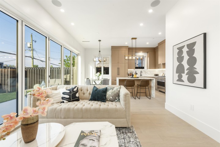 Photo 2 at 2 - 847 E 10th Avenue, Mount Pleasant VE, Vancouver East