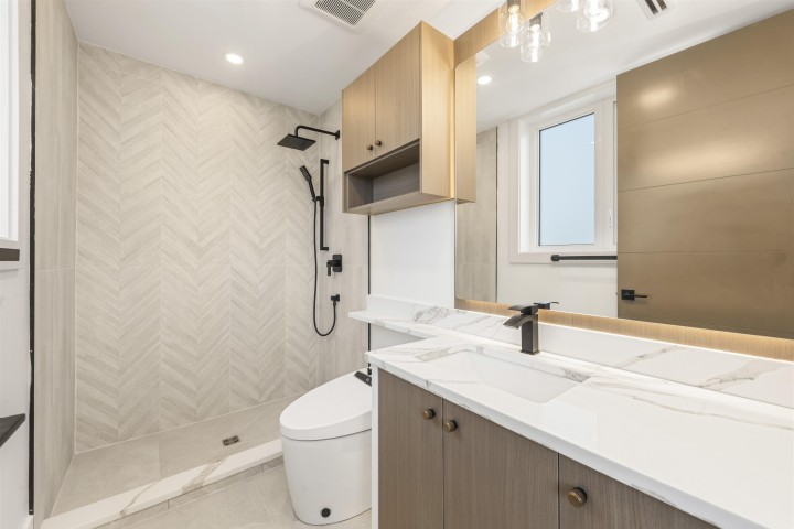 Photo 16 at 2 - 847 E 10th Avenue, Mount Pleasant VE, Vancouver East