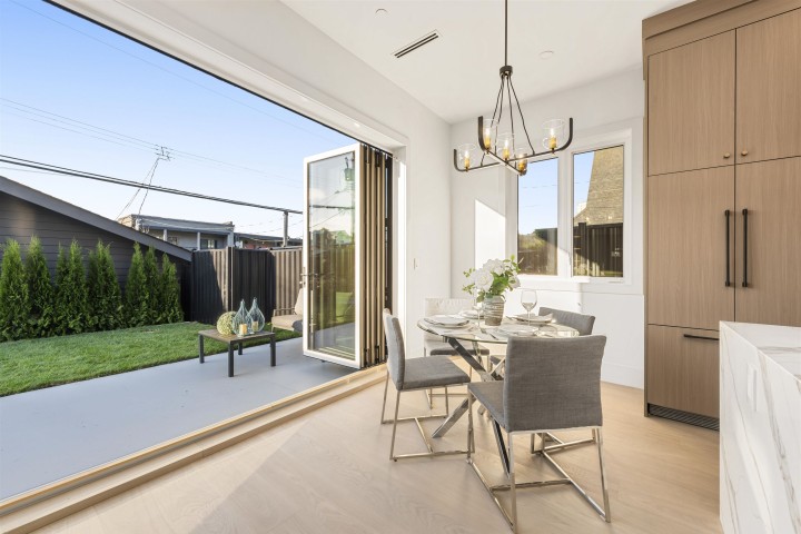 Photo 7 at 2 - 847 E 10th Avenue, Mount Pleasant VE, Vancouver East