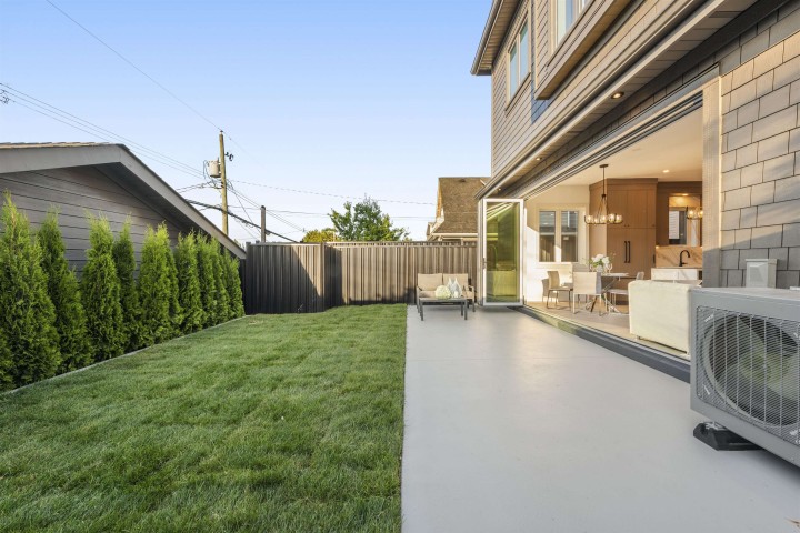 Photo 28 at 2 - 847 E 10th Avenue, Mount Pleasant VE, Vancouver East