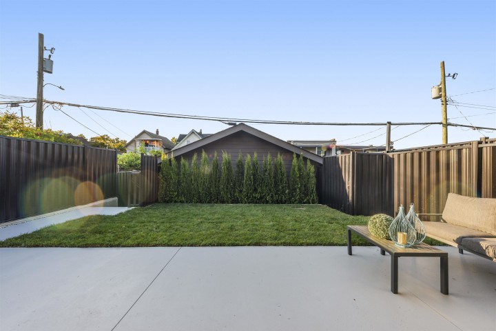 Photo 31 at 2 - 847 E 10th Avenue, Mount Pleasant VE, Vancouver East