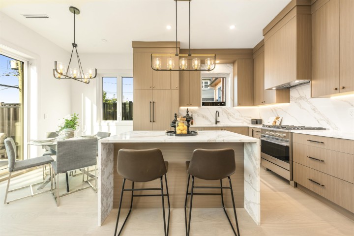 Photo 8 at 2 - 847 E 10th Avenue, Mount Pleasant VE, Vancouver East