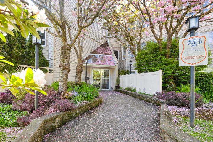 Photo 5 at 204 - 1155 Ross Road, Lynn Valley, North Vancouver