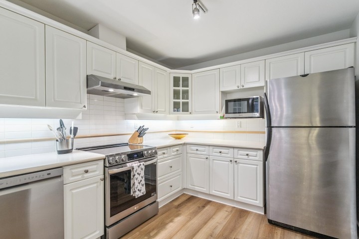 Photo 8 at 130 - 5835 Hampton Place, University VW, Vancouver West