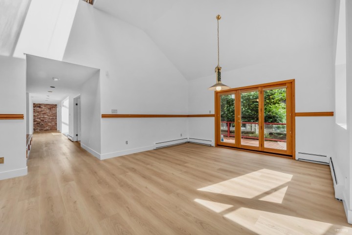 Photo 5 at 2901 Allan Road, Westlynn Terrace, North Vancouver