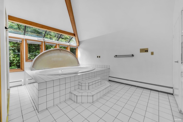 Photo 19 at 2901 Allan Road, Westlynn Terrace, North Vancouver