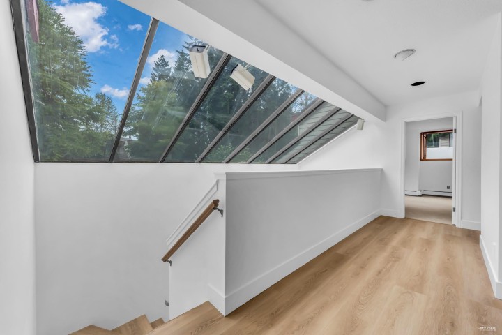 Photo 21 at 2901 Allan Road, Westlynn Terrace, North Vancouver