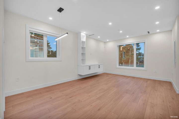 Photo 2 at 1 - 3090 Vanness Avenue, Collingwood VE, Vancouver East