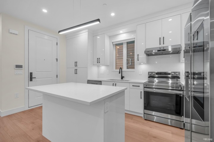 Photo 6 at 1 - 3090 Vanness Avenue, Collingwood VE, Vancouver East