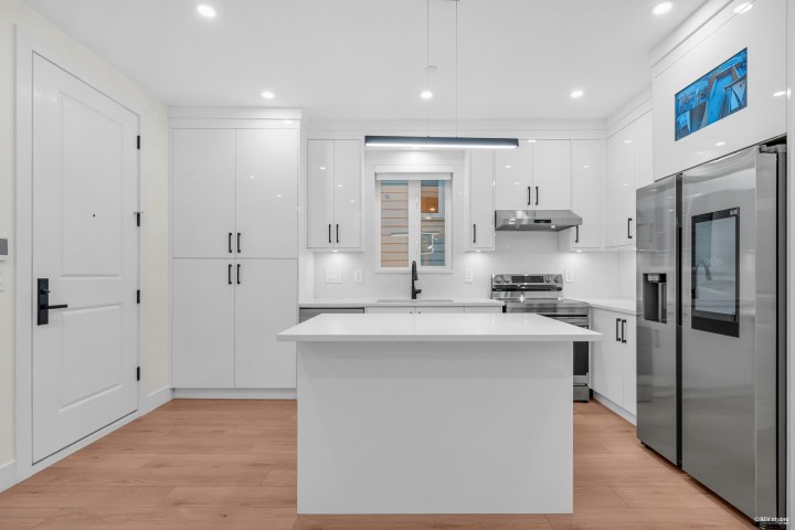 Photo 7 at 1 - 3090 Vanness Avenue, Collingwood VE, Vancouver East