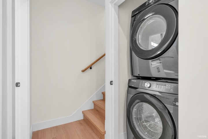 Photo 9 at 1 - 3090 Vanness Avenue, Collingwood VE, Vancouver East