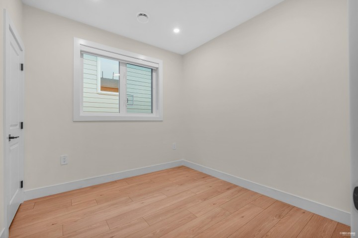 Photo 15 at 1 - 3090 Vanness Avenue, Collingwood VE, Vancouver East