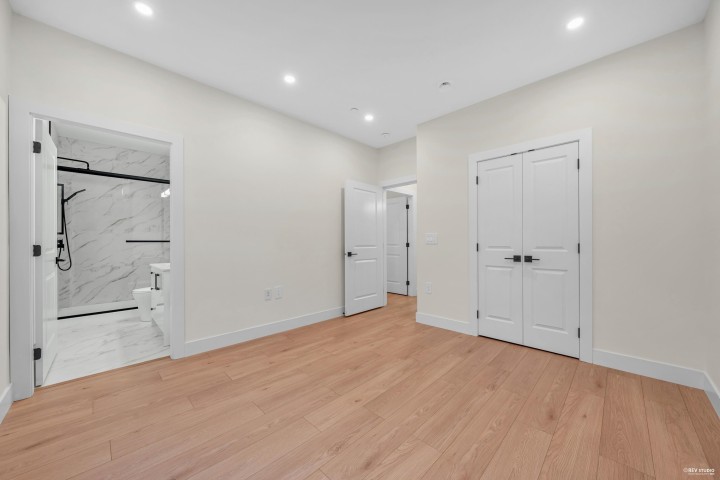 Photo 11 at 1 - 3090 Vanness Avenue, Collingwood VE, Vancouver East