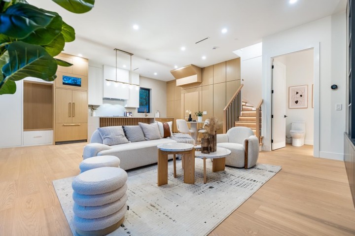 Photo 12 at 487 E 31st Avenue, Fraser VE, Vancouver East