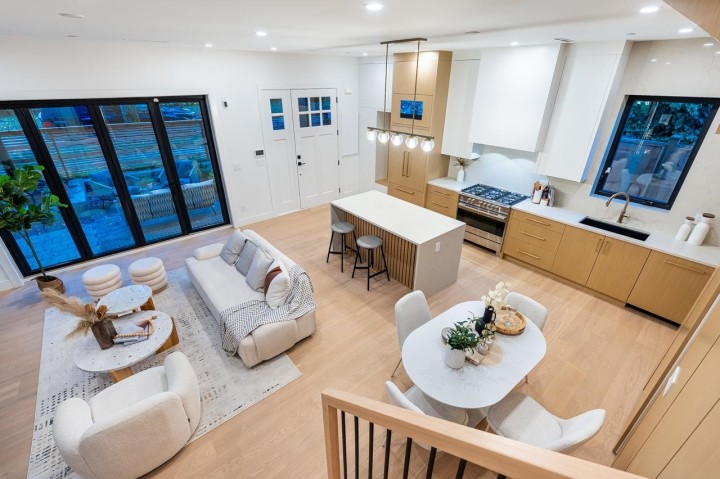 Photo 10 at 487 E 31st Avenue, Fraser VE, Vancouver East