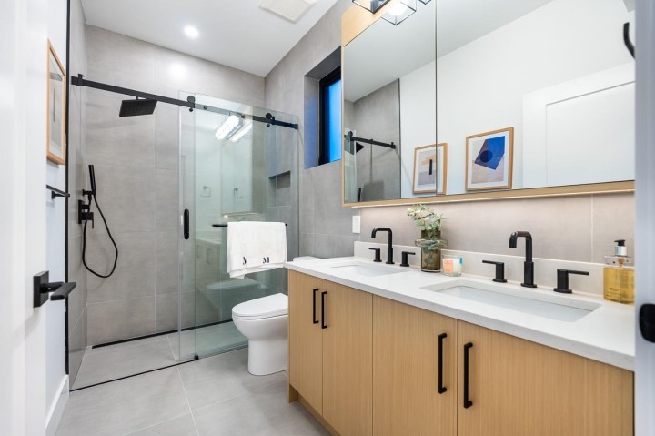 Photo 18 at 487 E 31st Avenue, Fraser VE, Vancouver East