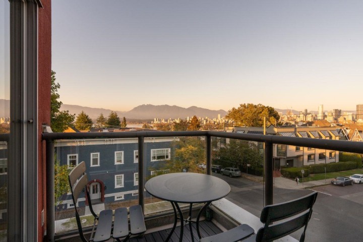 Photo 16 at 402 - 2216 W 3rd Avenue, Kitsilano, Vancouver West