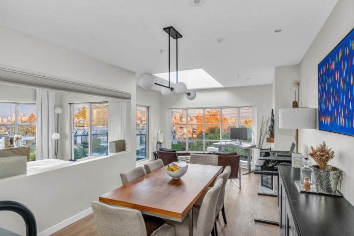 Photo 7 at 402 - 2216 W 3rd Avenue, Kitsilano, Vancouver West