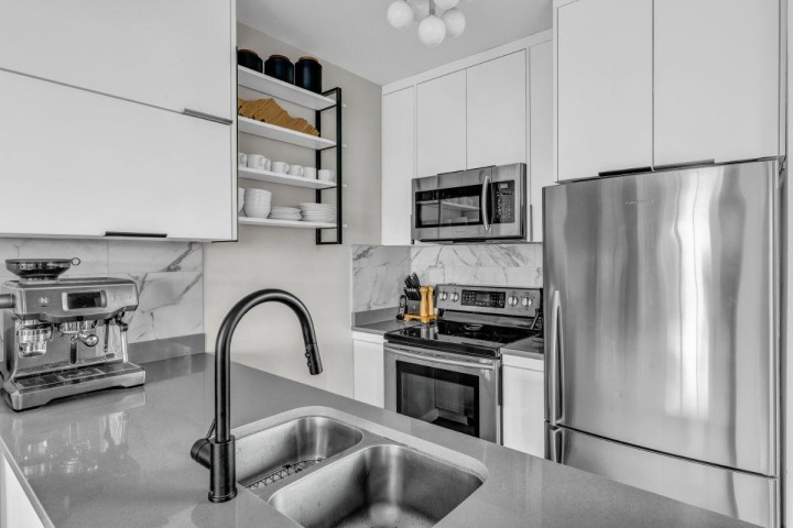 Photo 10 at 402 - 2216 W 3rd Avenue, Kitsilano, Vancouver West