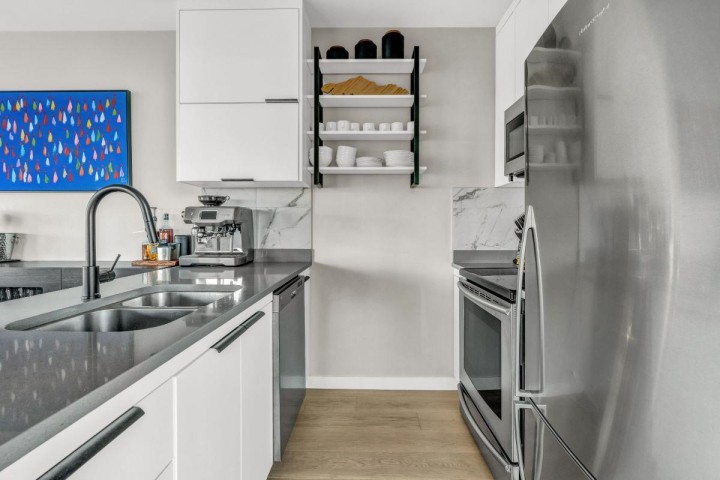 Photo 11 at 402 - 2216 W 3rd Avenue, Kitsilano, Vancouver West