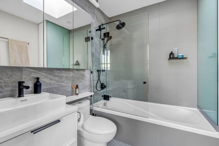 Photo 21 at 402 - 2216 W 3rd Avenue, Kitsilano, Vancouver West