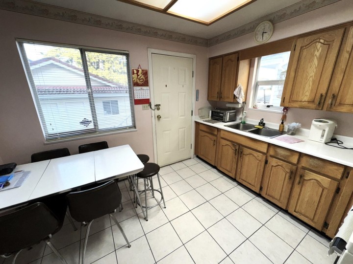 Photo 6 at 963 E 11th Avenue, Mount Pleasant VE, Vancouver East