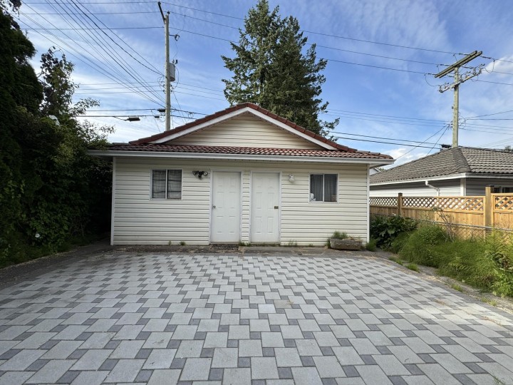 Photo 3 at 963 E 11th Avenue, Mount Pleasant VE, Vancouver East