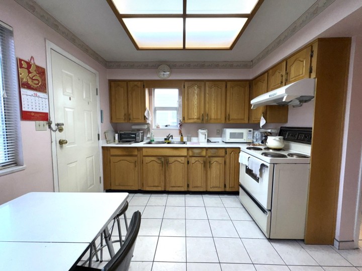 Photo 8 at 963 E 11th Avenue, Mount Pleasant VE, Vancouver East