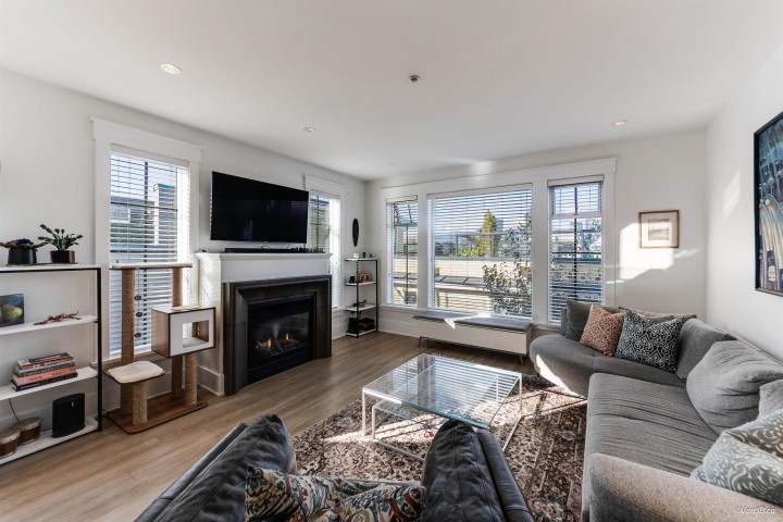 Photo 1 at 1017 W 8th Avenue, Fairview VW, Vancouver West