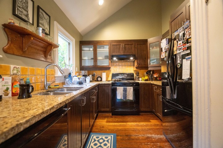 Photo 16 at 1119 Pendrell Street, West End VW, Vancouver West