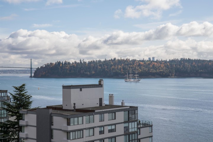 Photo 13 at 902 - 2135 Argyle Avenue, Dundarave, West Vancouver