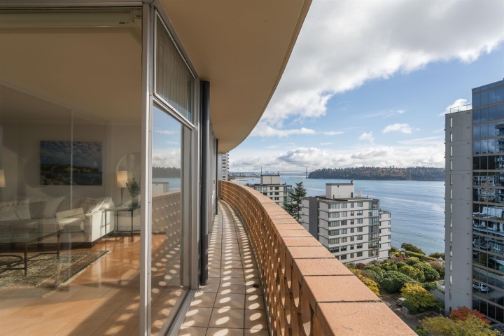 Photo 12 at 902 - 2135 Argyle Avenue, Dundarave, West Vancouver