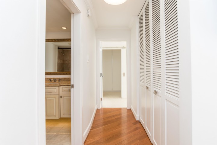 Photo 22 at 902 - 2135 Argyle Avenue, Dundarave, West Vancouver