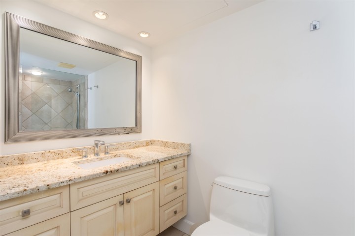 Photo 24 at 902 - 2135 Argyle Avenue, Dundarave, West Vancouver