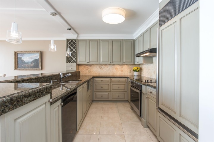 Photo 8 at 902 - 2135 Argyle Avenue, Dundarave, West Vancouver