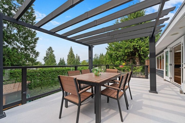 Photo 10 at 727 Crystal Court, Canyon Heights NV, North Vancouver