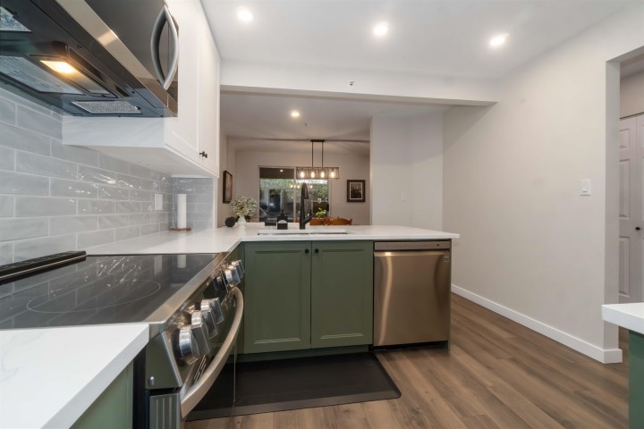 Photo 3 at 310 - 1000 Bowron Court, Roche Point, North Vancouver